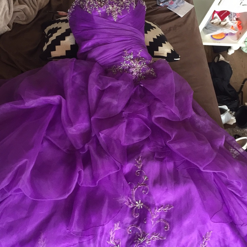 Beautiful purple ball gown prom dress🔮